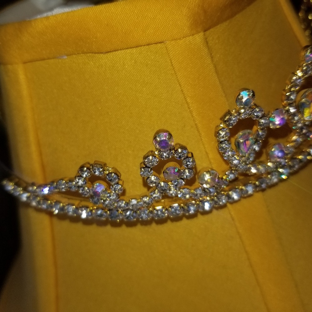 Tiara - Picture 3 of 4